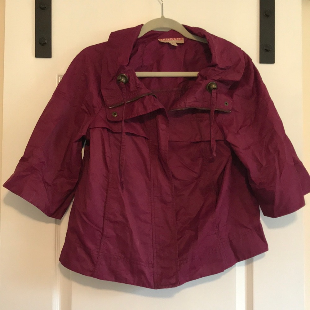 Cropped sleeve wind breaker